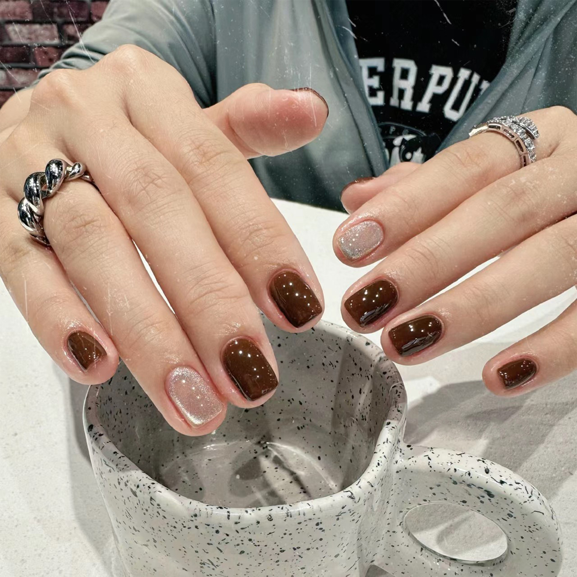 24Pcs Caramel Brown Ombre Glit - đánh giá và giá Nail Art Inspo